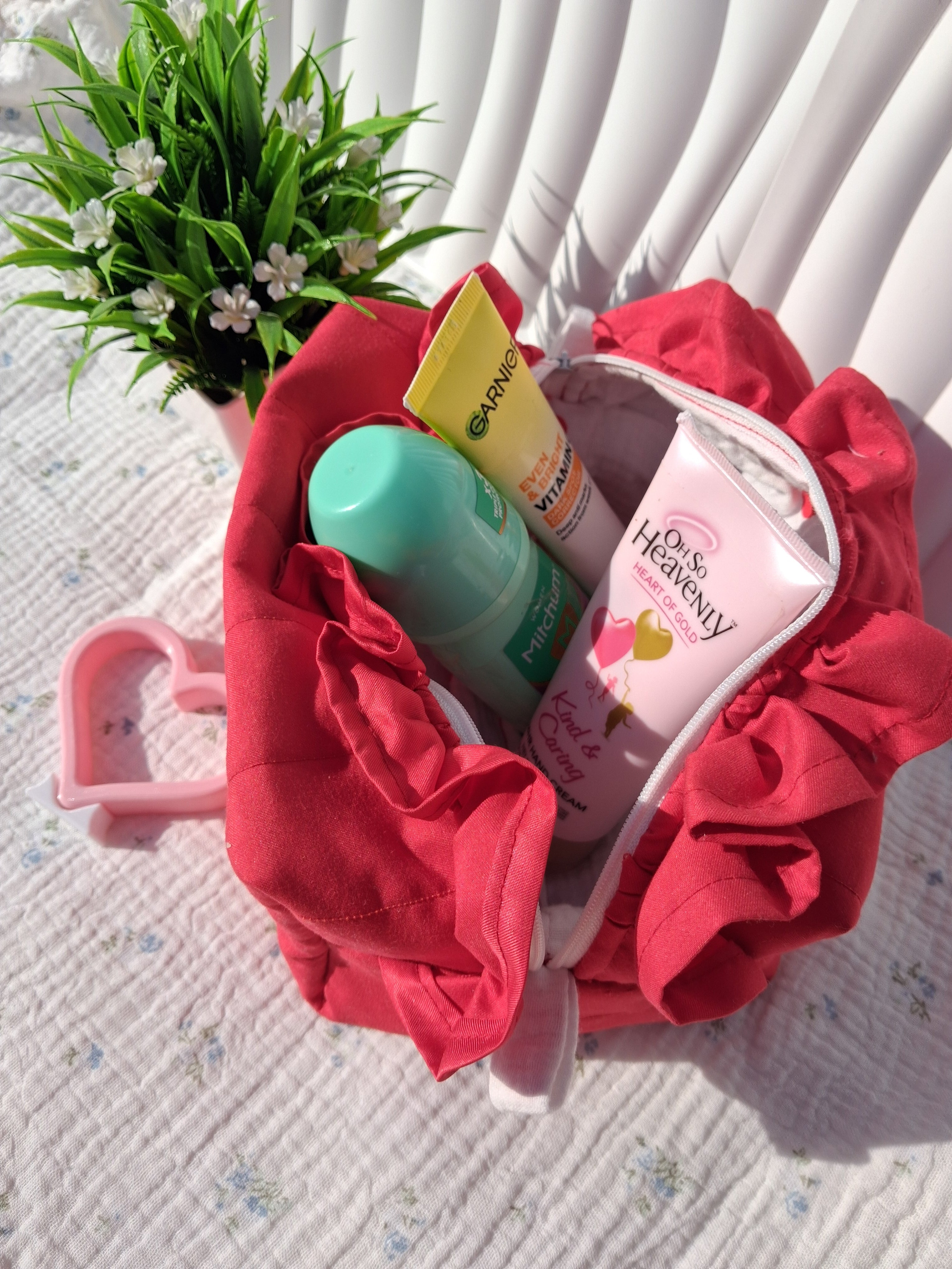 Medium Ruffle Toiletry Bag – Red