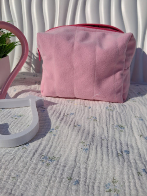 Medium Quilted Toiletry Bag – Cotton Candy