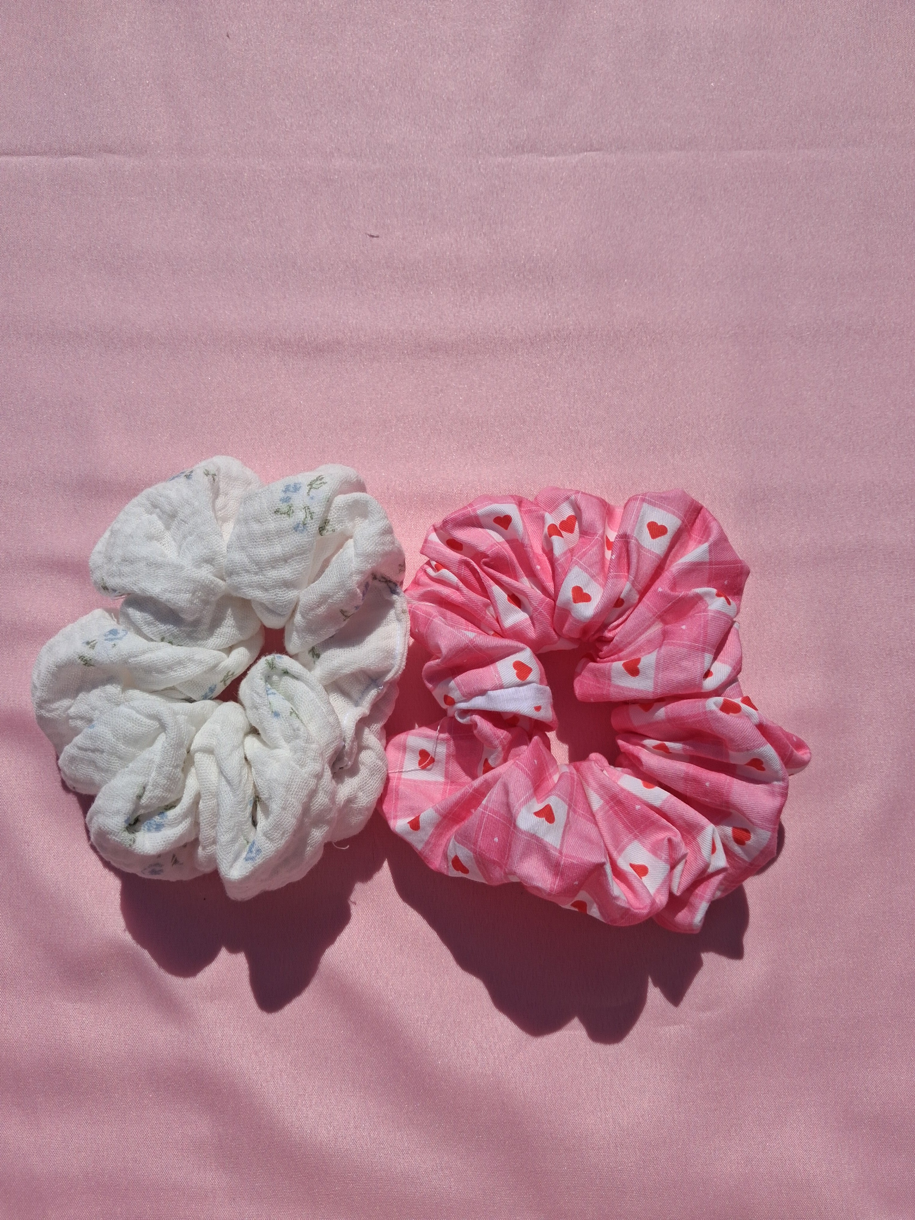Blossom Hearts Scrunchie Set