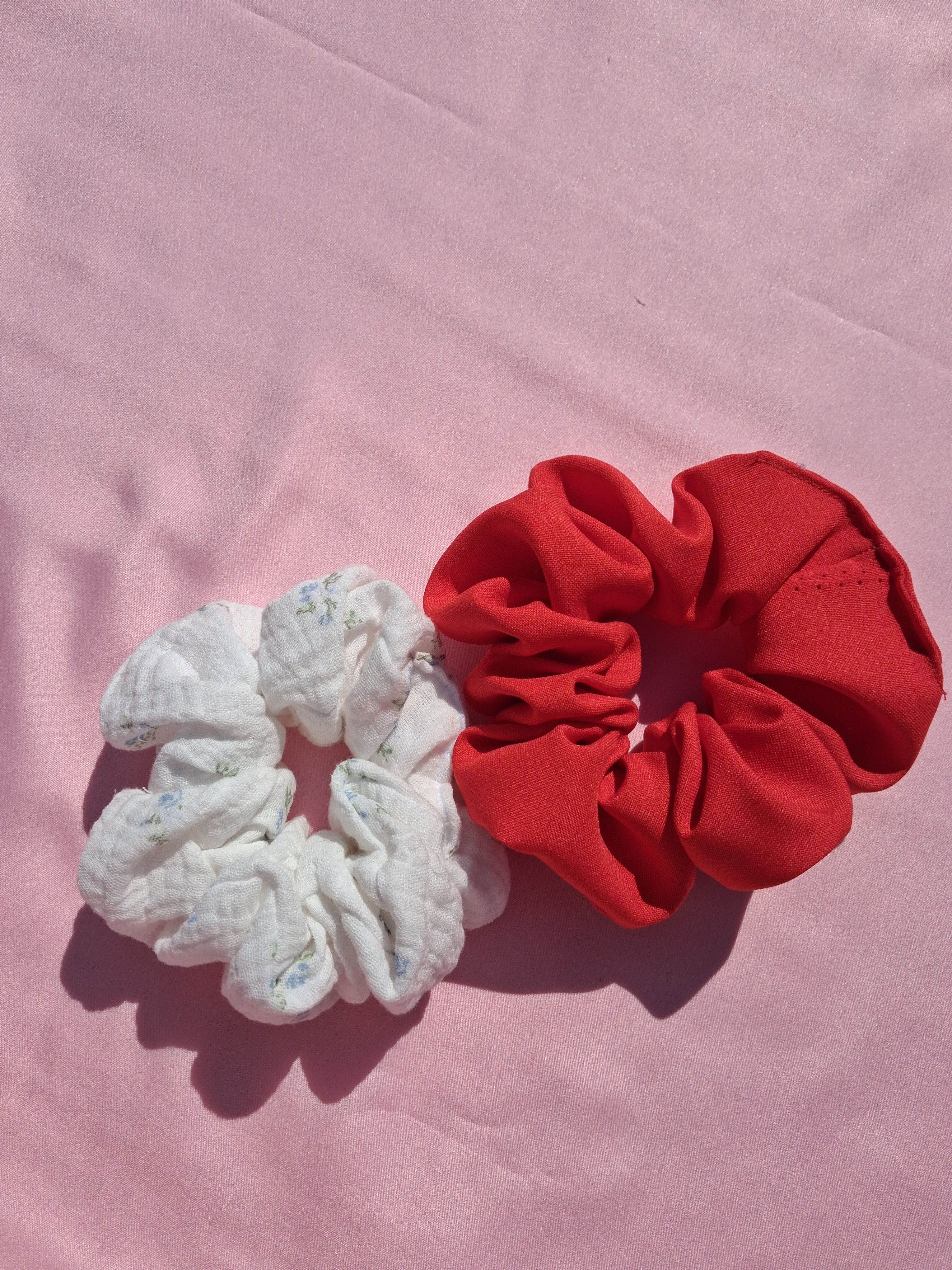 Scarlet Blossom Scrunchie Set